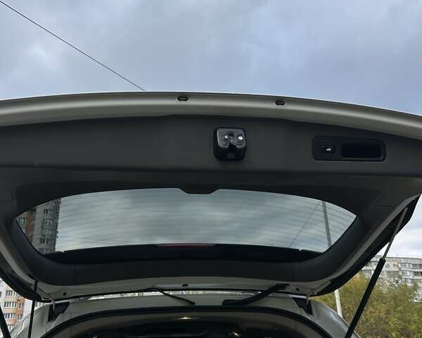 Білий Хонда Одіссей, об'ємом двигуна 3.47 л та пробігом 208 тис. км за 16000 $, фото 32 на Automoto.ua