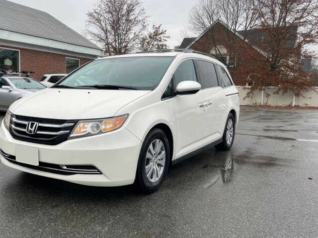 Белый Хонда Одиссей, объемом двигателя 3.5 л и пробегом 72 тыс. км за 9000 $, фото 2 на Automoto.ua