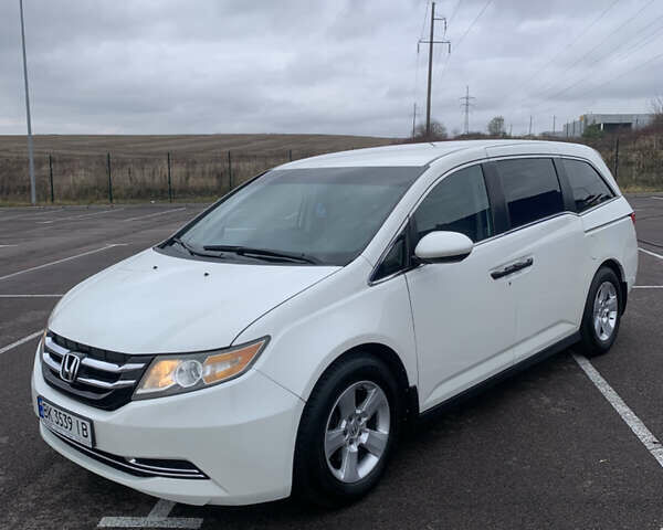 Белый Хонда Одиссей, объемом двигателя 3.47 л и пробегом 220 тыс. км за 14999 $, фото 7 на Automoto.ua