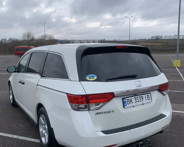 Белый Хонда Одиссей, объемом двигателя 3.47 л и пробегом 220 тыс. км за 14999 $, фото 5 на Automoto.ua