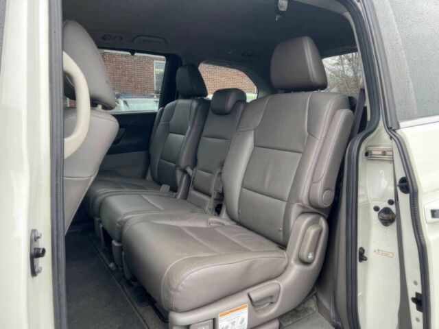 Белый Хонда Одиссей, объемом двигателя 3.5 л и пробегом 72 тыс. км за 9000 $, фото 11 на Automoto.ua