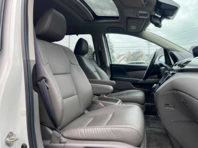 Белый Хонда Одиссей, объемом двигателя 3.5 л и пробегом 72 тыс. км за 9000 $, фото 9 на Automoto.ua