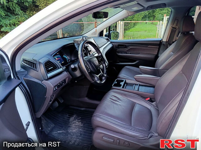 Белый Хонда Одиссей, объемом двигателя 3.5 л и пробегом 86 тыс. км за 24500 $, фото 9 на Automoto.ua