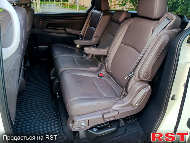 Белый Хонда Одиссей, объемом двигателя 3.5 л и пробегом 86 тыс. км за 24500 $, фото 10 на Automoto.ua