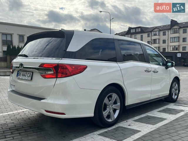 Хонда Одиссей 2018 в Ровно на Automoto.ua Белый Хонда Одиссей, объемом двигателя 3.47 л и пробегом 130 тыс. км за 21500 $, фото 4 на Automoto.ua