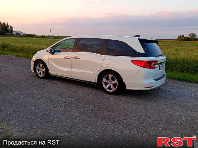 Белый Хонда Одиссей, объемом двигателя 3.5 л и пробегом 86 тыс. км за 24500 $, фото 8 на Automoto.ua