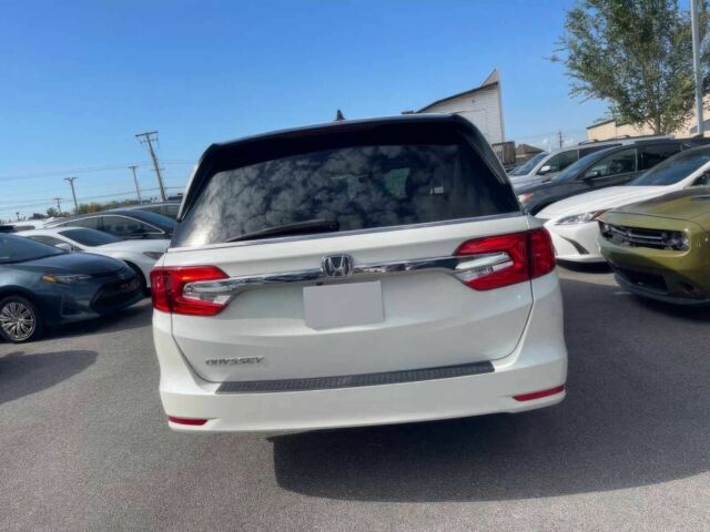 Белый Хонда Одиссей, объемом двигателя 3.5 л и пробегом 37 тыс. км за 20000 $, фото 4 на Automoto.ua