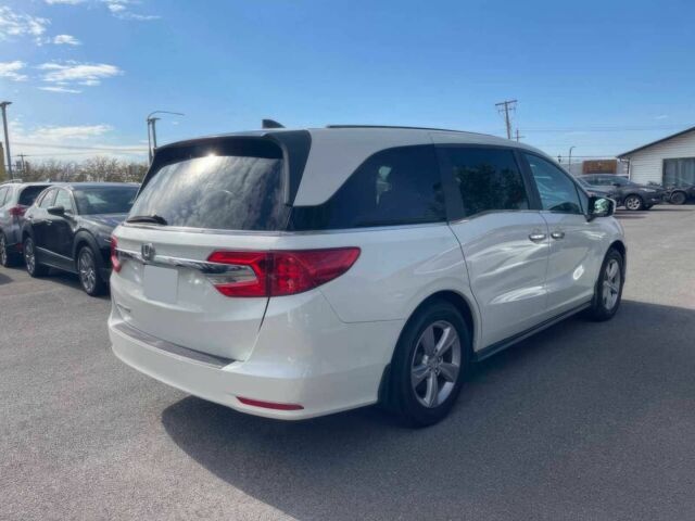 Белый Хонда Одиссей, объемом двигателя 3.5 л и пробегом 37 тыс. км за 20000 $, фото 3 на Automoto.ua