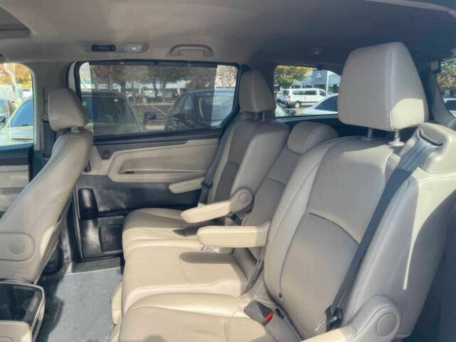 Белый Хонда Одиссей, объемом двигателя 3.5 л и пробегом 37 тыс. км за 20000 $, фото 8 на Automoto.ua