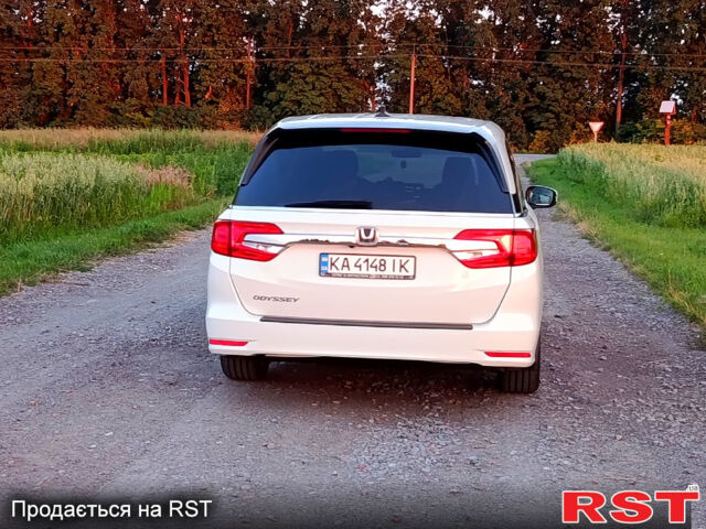 Белый Хонда Одиссей, объемом двигателя 3.5 л и пробегом 86 тыс. км за 24500 $, фото 7 на Automoto.ua