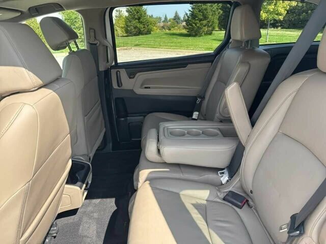 Белый Хонда Одиссей, объемом двигателя 3.5 л и пробегом 39 тыс. км за 13000 $, фото 11 на Automoto.ua