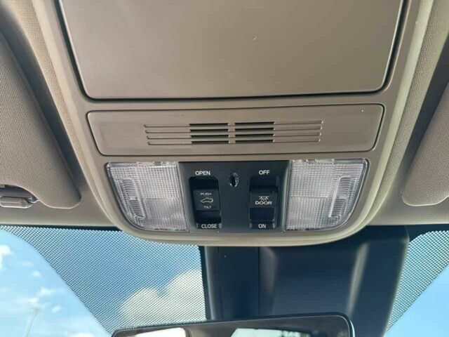 Белый Хонда Одиссей, объемом двигателя 3.5 л и пробегом 39 тыс. км за 13000 $, фото 7 на Automoto.ua