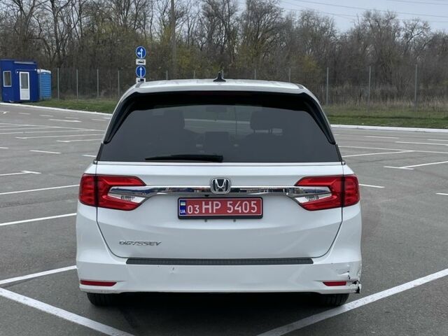 Белый Хонда Одиссей, объемом двигателя 3.5 л и пробегом 99 тыс. км за 18500 $, фото 4 на Automoto.ua