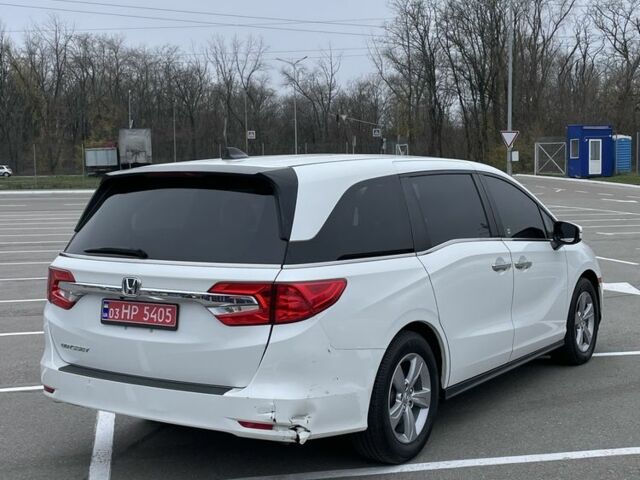 Белый Хонда Одиссей, объемом двигателя 3.5 л и пробегом 99 тыс. км за 18500 $, фото 3 на Automoto.ua