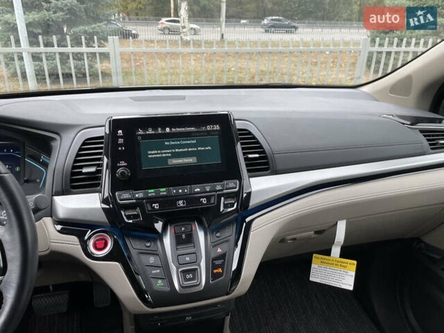 Белый Хонда Одиссей, объемом двигателя 3.47 л и пробегом 33 тыс. км за 32000 $, фото 11 на Automoto.ua