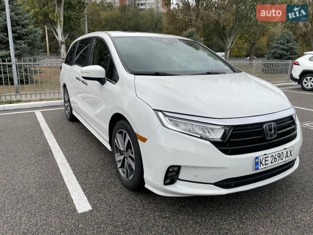 Белый Хонда Одиссей, объемом двигателя 3.47 л и пробегом 33 тыс. км за 32000 $, фото 1 на Automoto.ua