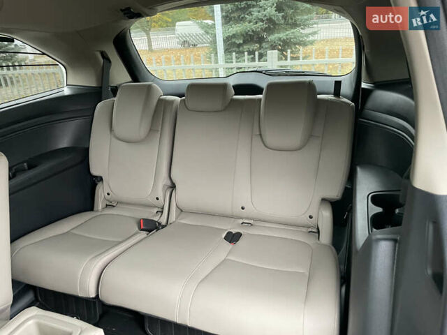 Белый Хонда Одиссей, объемом двигателя 3.47 л и пробегом 33 тыс. км за 32000 $, фото 3 на Automoto.ua