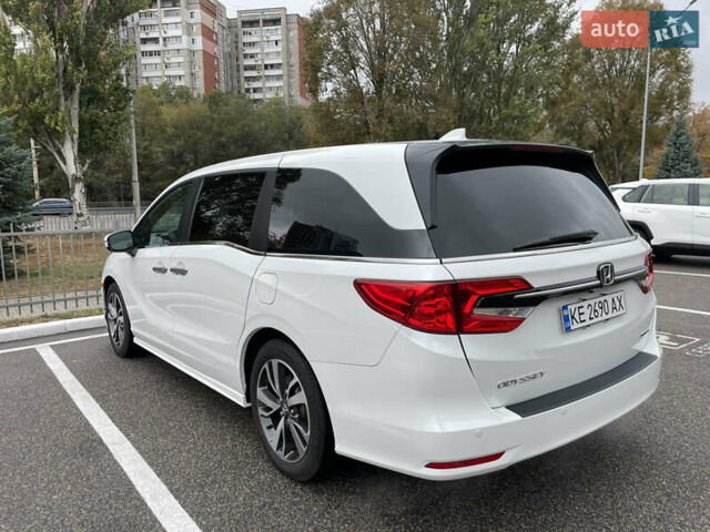 Белый Хонда Одиссей, объемом двигателя 3.47 л и пробегом 33 тыс. км за 32000 $, фото 15 на Automoto.ua
