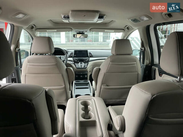 Белый Хонда Одиссей, объемом двигателя 3.47 л и пробегом 33 тыс. км за 32000 $, фото 4 на Automoto.ua