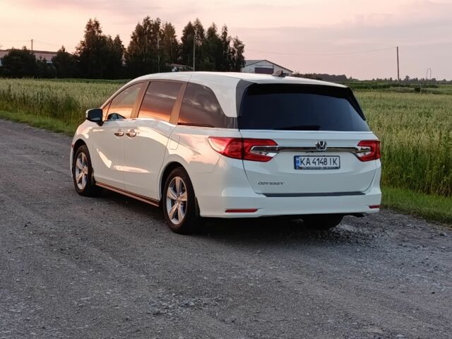 Белый Хонда Одиссей, объемом двигателя 3.5 л и пробегом 86 тыс. км за 21900 $, фото 5 на Automoto.ua