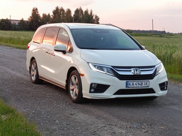 Белый Хонда Одиссей, объемом двигателя 3.5 л и пробегом 86 тыс. км за 21900 $, фото 2 на Automoto.ua