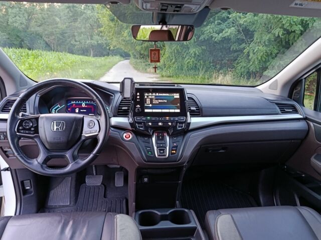 Белый Хонда Одиссей, объемом двигателя 3.5 л и пробегом 86 тыс. км за 21900 $, фото 7 на Automoto.ua