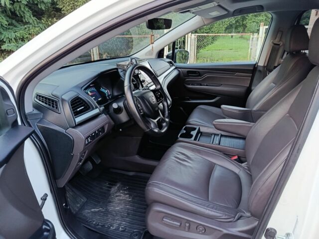 Белый Хонда Одиссей, объемом двигателя 3.5 л и пробегом 86 тыс. км за 21900 $, фото 6 на Automoto.ua