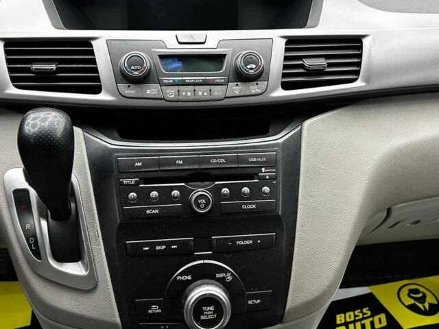 Черный Хонда Одиссей, объемом двигателя 3.5 л и пробегом 314 тыс. км за 12000 $, фото 10 на Automoto.ua