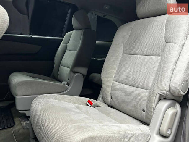 Черный Хонда Одиссей, объемом двигателя 3.47 л и пробегом 314 тыс. км за 12000 $, фото 18 на Automoto.ua