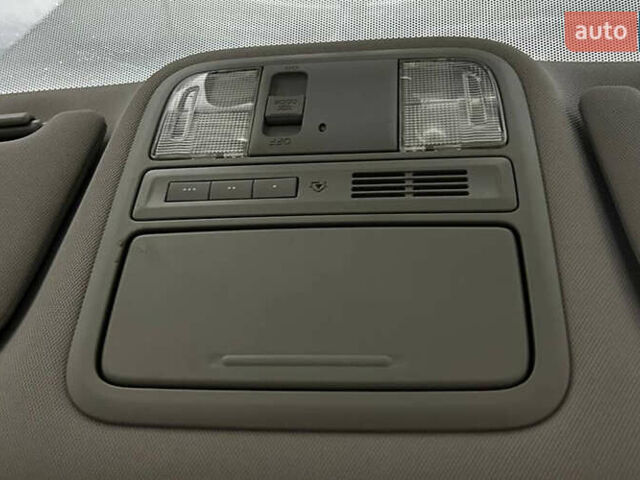 Черный Хонда Одиссей, объемом двигателя 3.47 л и пробегом 314 тыс. км за 12000 $, фото 12 на Automoto.ua