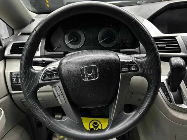 Черный Хонда Одиссей, объемом двигателя 3.5 л и пробегом 314 тыс. км за 12000 $, фото 9 на Automoto.ua