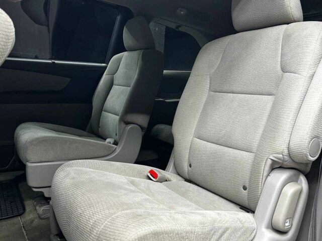 Черный Хонда Одиссей, объемом двигателя 3.5 л и пробегом 314 тыс. км за 12000 $, фото 18 на Automoto.ua