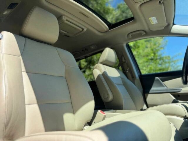 Красный Хонда Одиссей, объемом двигателя 3.5 л и пробегом 68 тыс. км за 22000 $, фото 14 на Automoto.ua