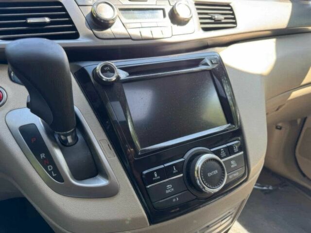 Красный Хонда Одиссей, объемом двигателя 3.5 л и пробегом 68 тыс. км за 22000 $, фото 10 на Automoto.ua