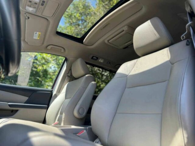 Красный Хонда Одиссей, объемом двигателя 3.5 л и пробегом 68 тыс. км за 22000 $, фото 9 на Automoto.ua