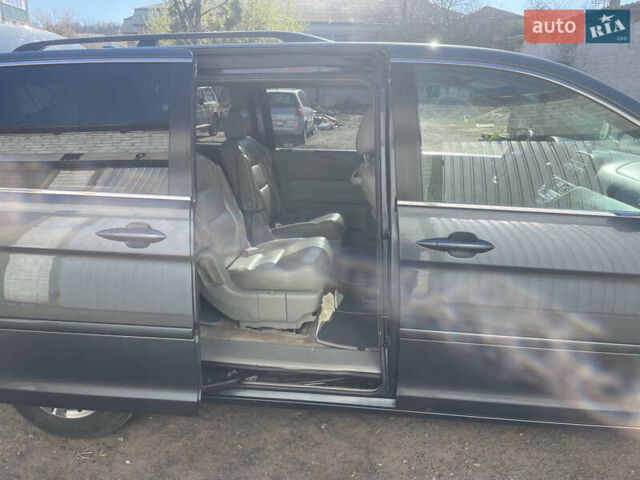 Серый Хонда Одиссей, объемом двигателя 3.5 л и пробегом 300 тыс. км за 6499 $, фото 4 на Automoto.ua