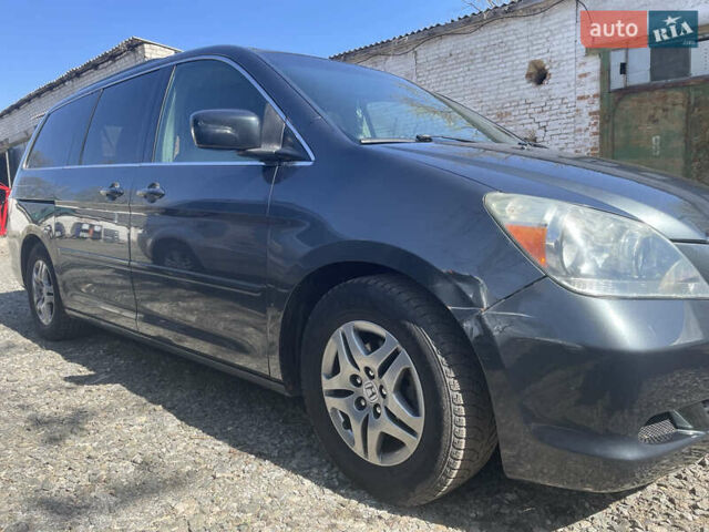 Серый Хонда Одиссей, объемом двигателя 3.5 л и пробегом 300 тыс. км за 6499 $, фото 2 на Automoto.ua