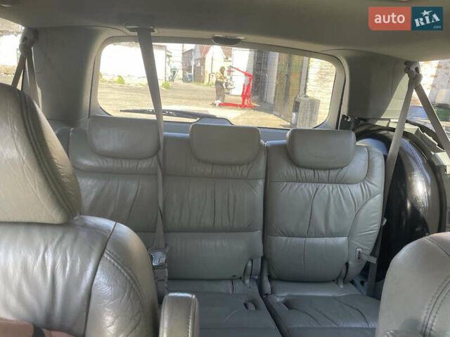 Серый Хонда Одиссей, объемом двигателя 3.5 л и пробегом 300 тыс. км за 6499 $, фото 7 на Automoto.ua