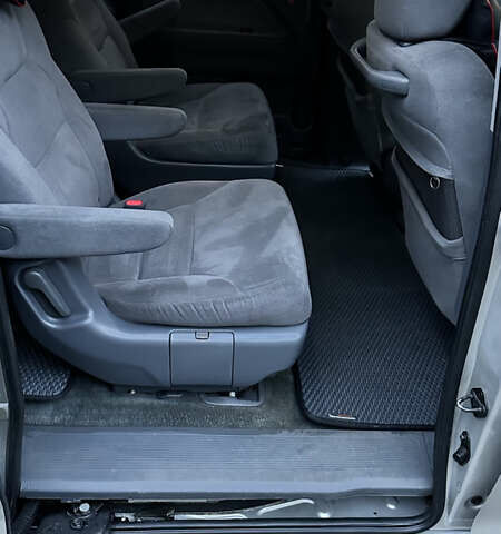 Серый Хонда Одиссей, объемом двигателя 3.47 л и пробегом 257 тыс. км за 5999 $, фото 26 на Automoto.ua