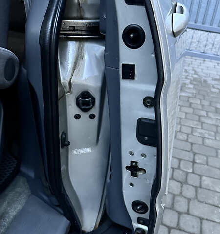 Серый Хонда Одиссей, объемом двигателя 3.47 л и пробегом 257 тыс. км за 5999 $, фото 17 на Automoto.ua