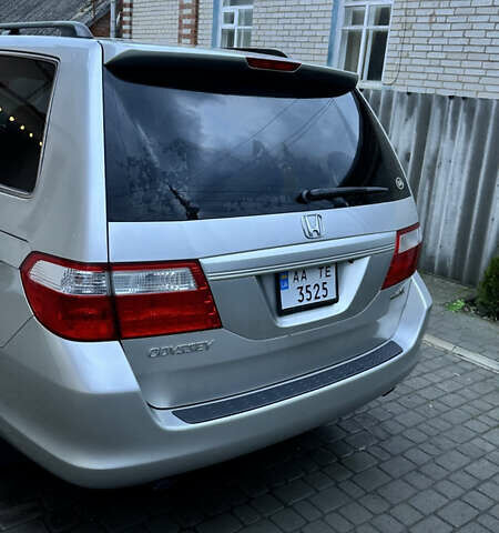 Серый Хонда Одиссей, объемом двигателя 3.47 л и пробегом 257 тыс. км за 5999 $, фото 3 на Automoto.ua