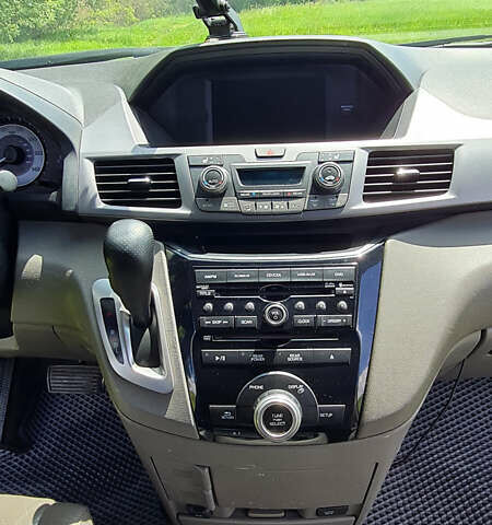 Серый Хонда Одиссей, объемом двигателя 3.47 л и пробегом 301 тыс. км за 11850 $, фото 21 на Automoto.ua