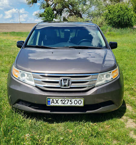 Серый Хонда Одиссей, объемом двигателя 3.47 л и пробегом 301 тыс. км за 11850 $, фото 6 на Automoto.ua