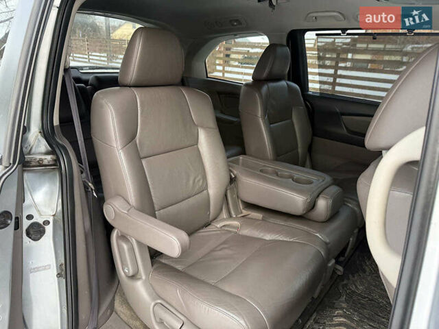 Серый Хонда Одиссей, объемом двигателя 3.5 л и пробегом 200 тыс. км за 12990 $, фото 19 на Automoto.ua