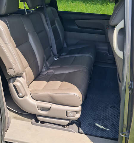 Серый Хонда Одиссей, объемом двигателя 3.47 л и пробегом 301 тыс. км за 11850 $, фото 10 на Automoto.ua