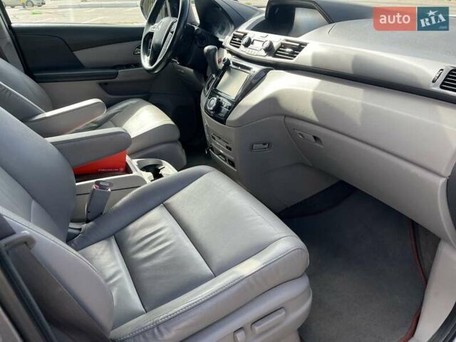 Хонда Одиссей 2013 в Киеве на Automoto.ua Серый Хонда Одиссей, объемом двигателя 3.47 л и пробегом 270 тыс. км за 16500 $, фото 15 на Automoto.ua