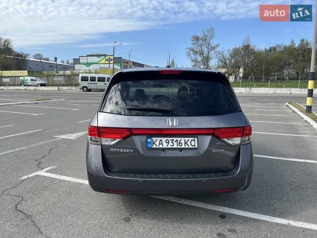 Хонда Одиссей 2013 в Киеве на Automoto.ua Серый Хонда Одиссей, объемом двигателя 3.47 л и пробегом 270 тыс. км за 16500 $, фото 3 на Automoto.ua