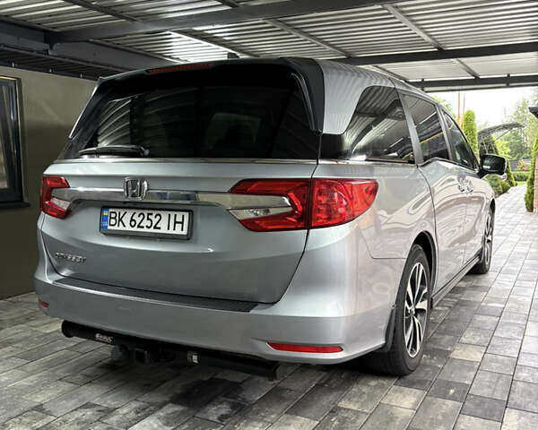 Серый Хонда Одиссей, объемом двигателя 3.47 л и пробегом 191 тыс. км за 19500 $, фото 2 на Automoto.ua