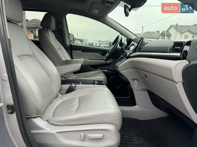 Сірий Хонда Одіссей, об'ємом двигуна 3.5 л та пробігом 127 тис. км за 25999 $, фото 67 на Automoto.ua