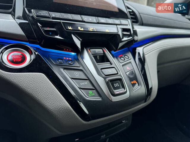 Сірий Хонда Одіссей, об'ємом двигуна 3.5 л та пробігом 127 тис. км за 25999 $, фото 118 на Automoto.ua